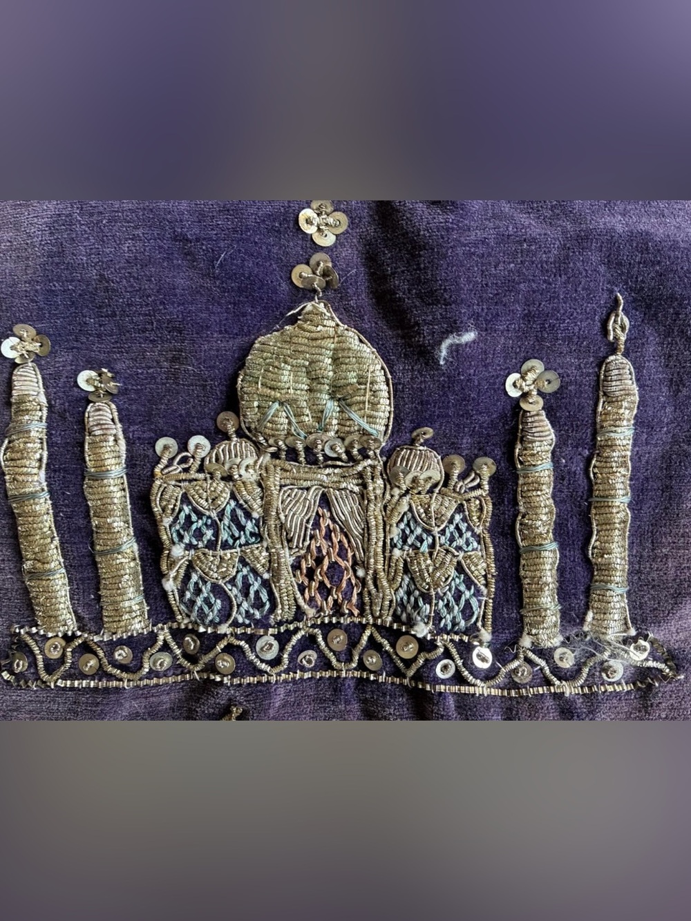 Vintage Velvet 40's Taj Mahal Embroidered
Fabric